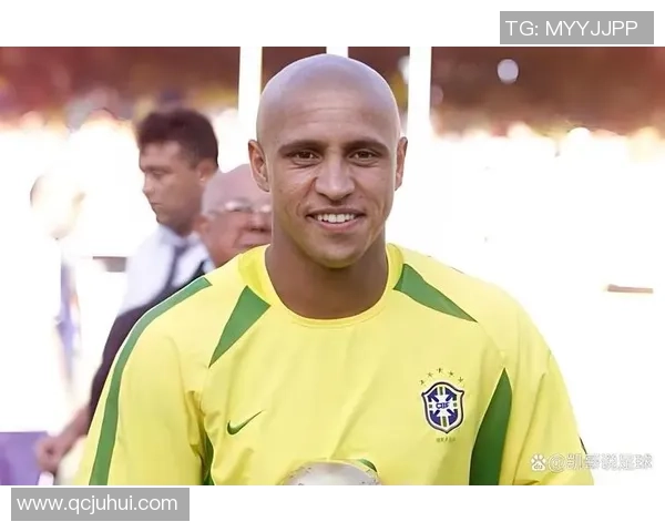 聚焦世界顶级足球球星白底定格瞬间展现绿茵赛场无尽魅力